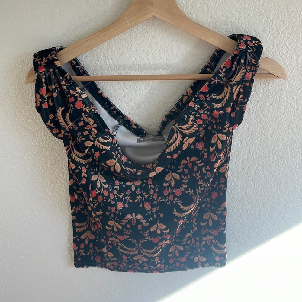 ✨5 FOR $25✨ Urban Outfitters velvet off-the-shoulder top